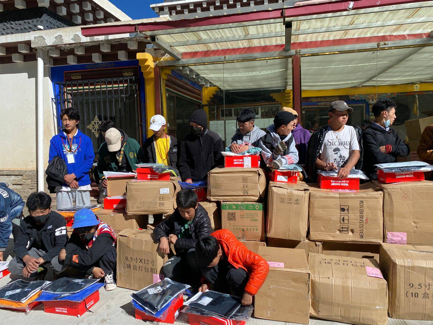 半岛手机站网站官网登入-半岛(中国)公益回顾丨家国同欢月同圆 温暖满载甘孜州(图7)