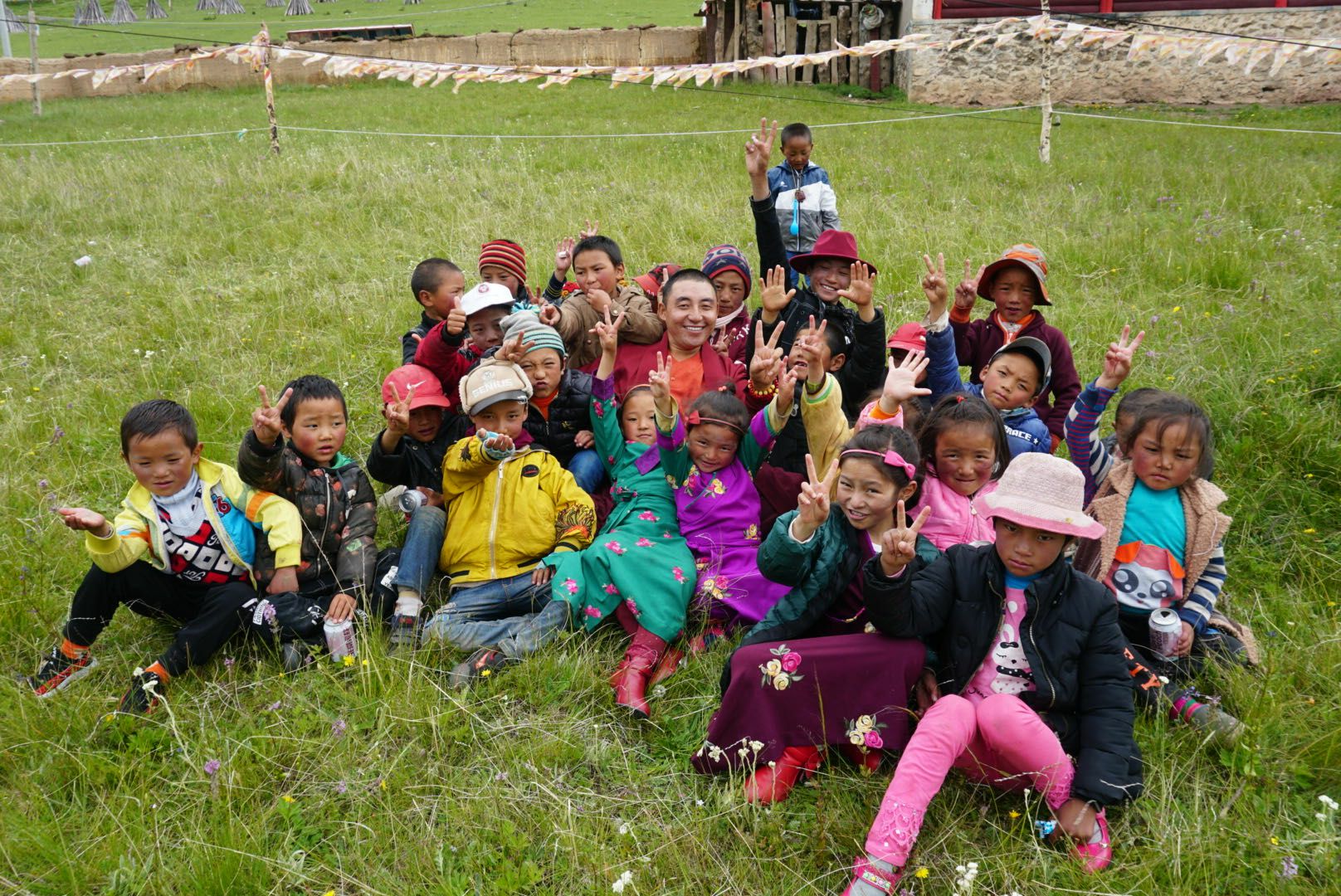 半岛手机站网站官网登入-半岛(中国)公益回顾丨家国同欢月同圆 温暖满载甘孜州(图14)